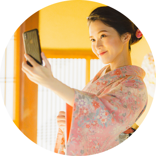 きものを着るだけで、おウチ時間もパッと華やぎ、インスタ映えもバッチリ!